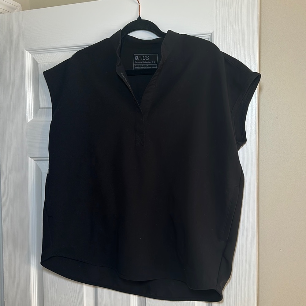 Figs Black Sleeveless V-Neck Medical Top